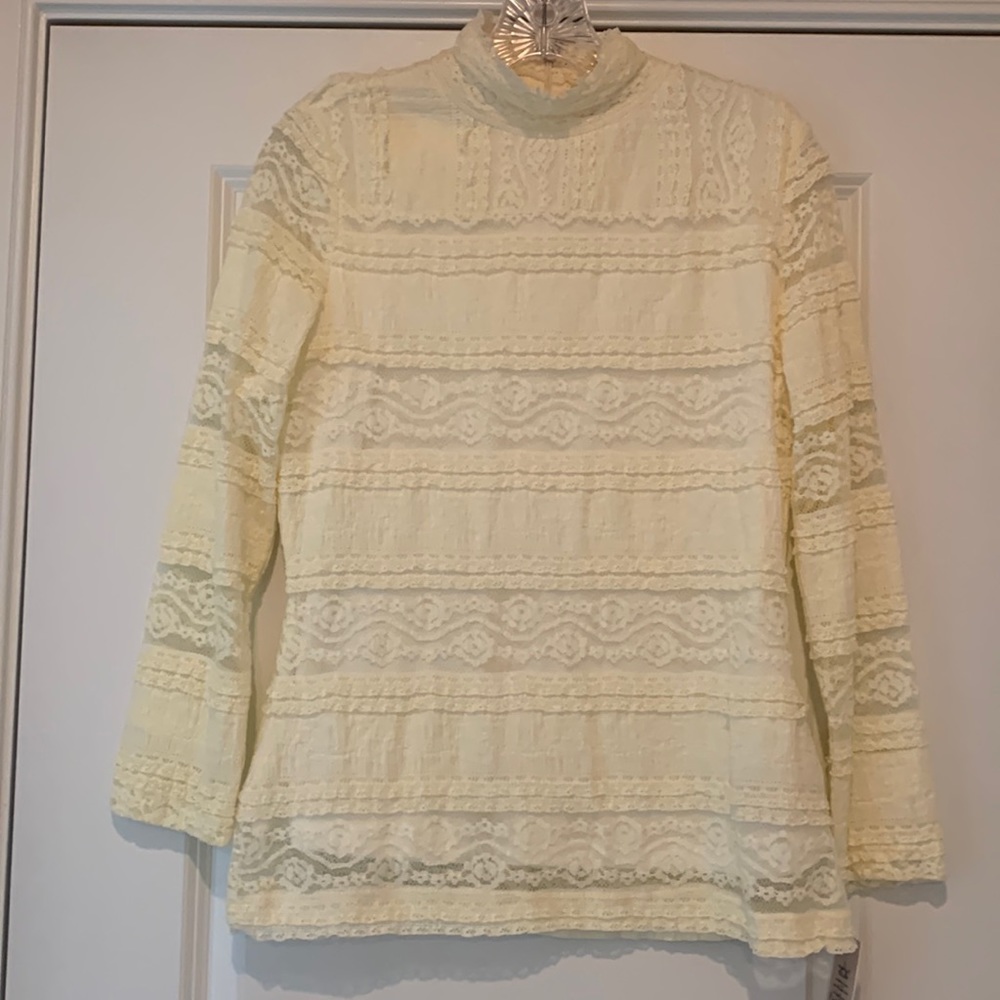 NWT Nanette by Nanette Lepore Medium High Neck Lace Top in Cannoli Cream Color